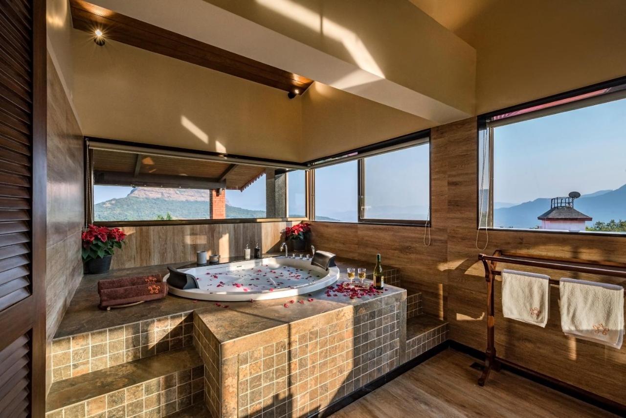 Saffronstays Althea - 4 Brd Veg Only Villa In Pawna With Jacuzzi In Every Room 로나발라 외부 사진